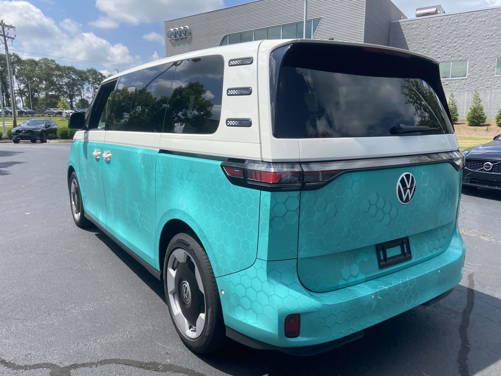 New 2025 Volkswagen ID. Buzz Pro S RWD image 7