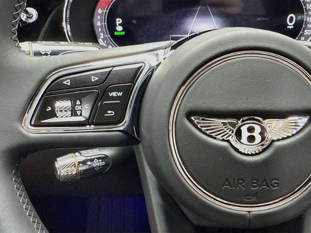 Used 2026 Bentley Flying Spur V8 AWD/4WD image 11