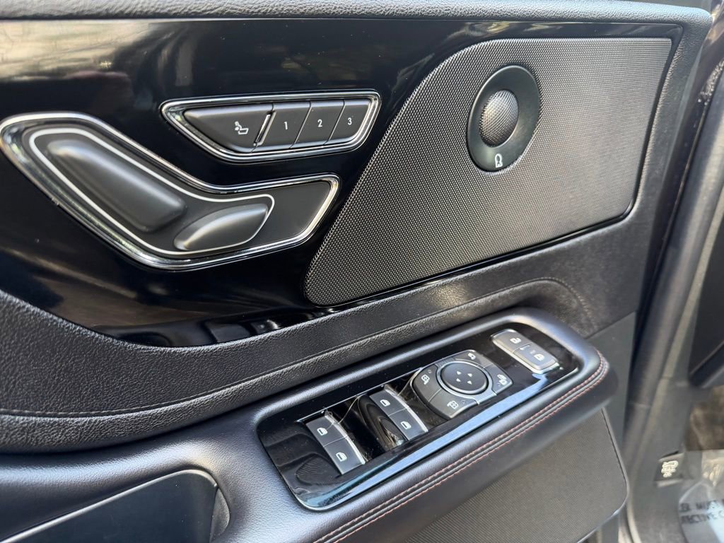 Used 2023 Lincoln Aviator Reserve w/ Equipment Group 201A image 19