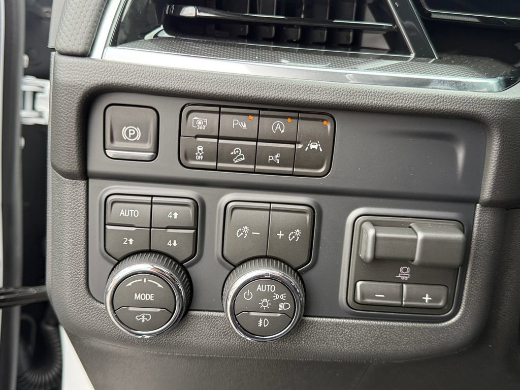 New 2026 Chevrolet Suburban RST AWD/4WD image 21