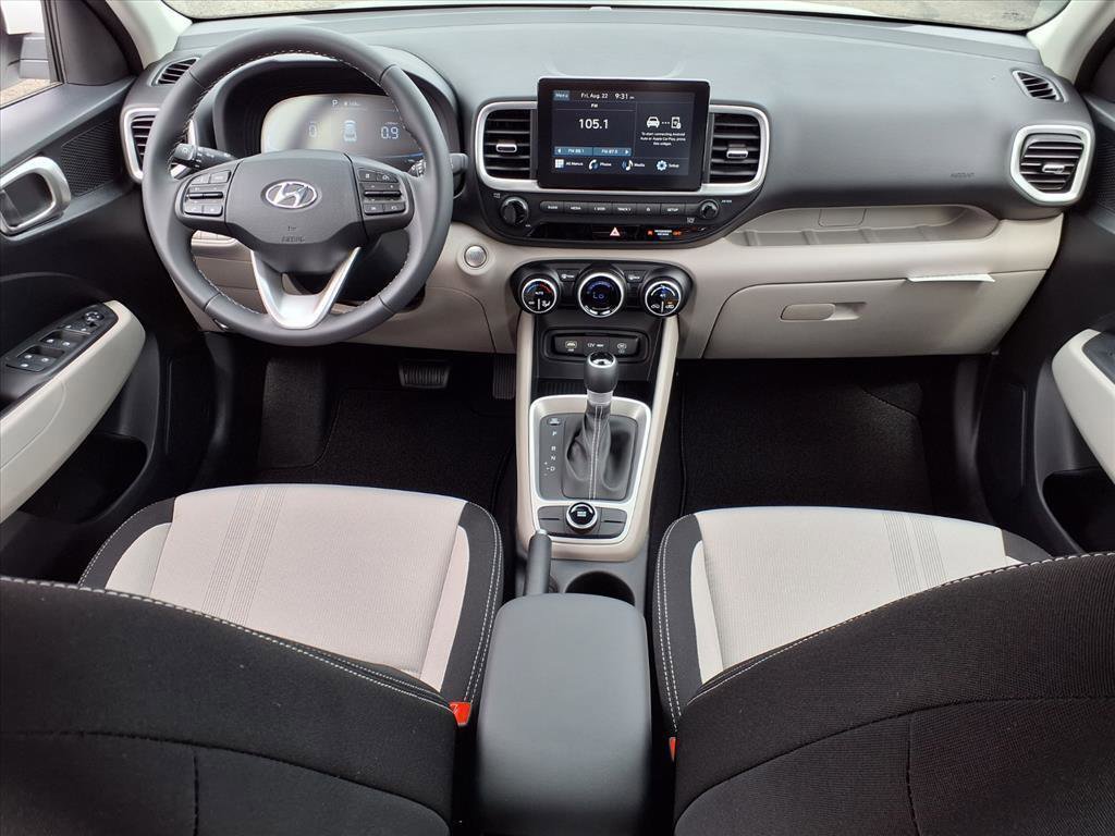 New 2025 Hyundai Venue SEL image 7