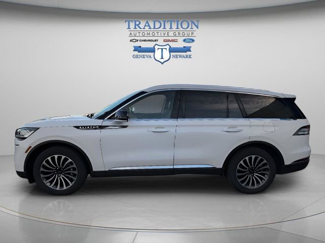 Used 2023 Lincoln Aviator AWD w/ Premium Package image 2