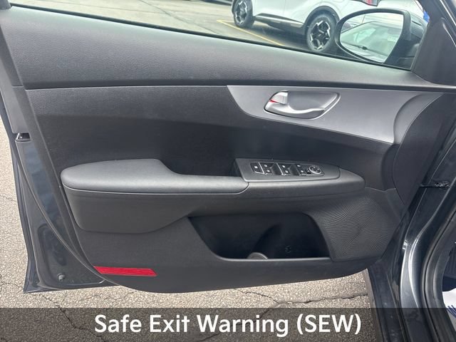 Used 2023 Kia Forte LXS w/ LXS Technology Package FWD image 14