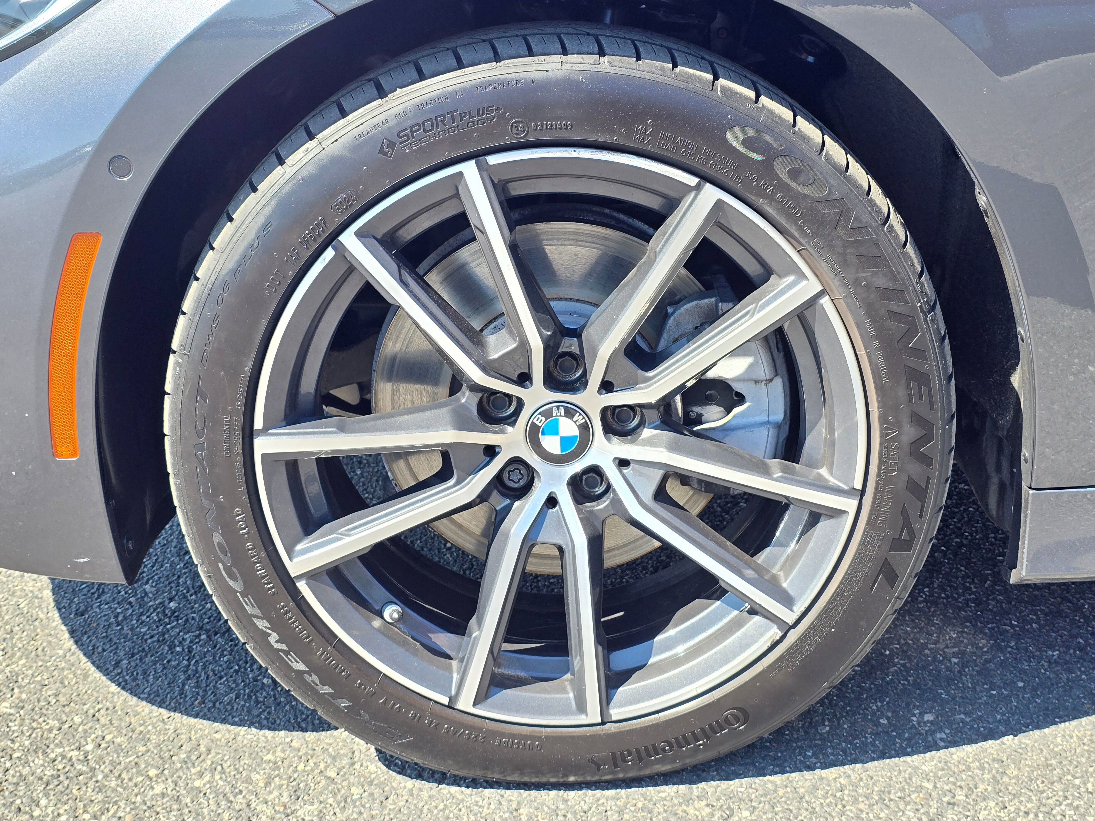 Used 2021 BMW 330i xDrive Sedan w/ Convenience Package image 40