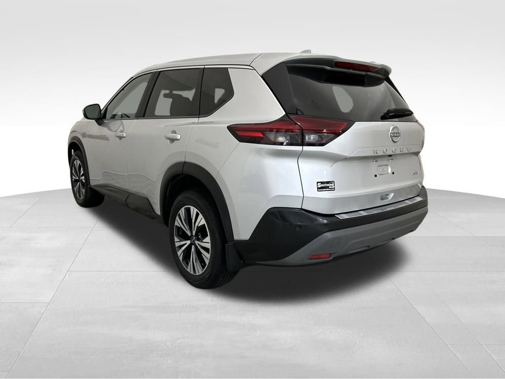 Used 2023 Nissan Rogue SV image 18