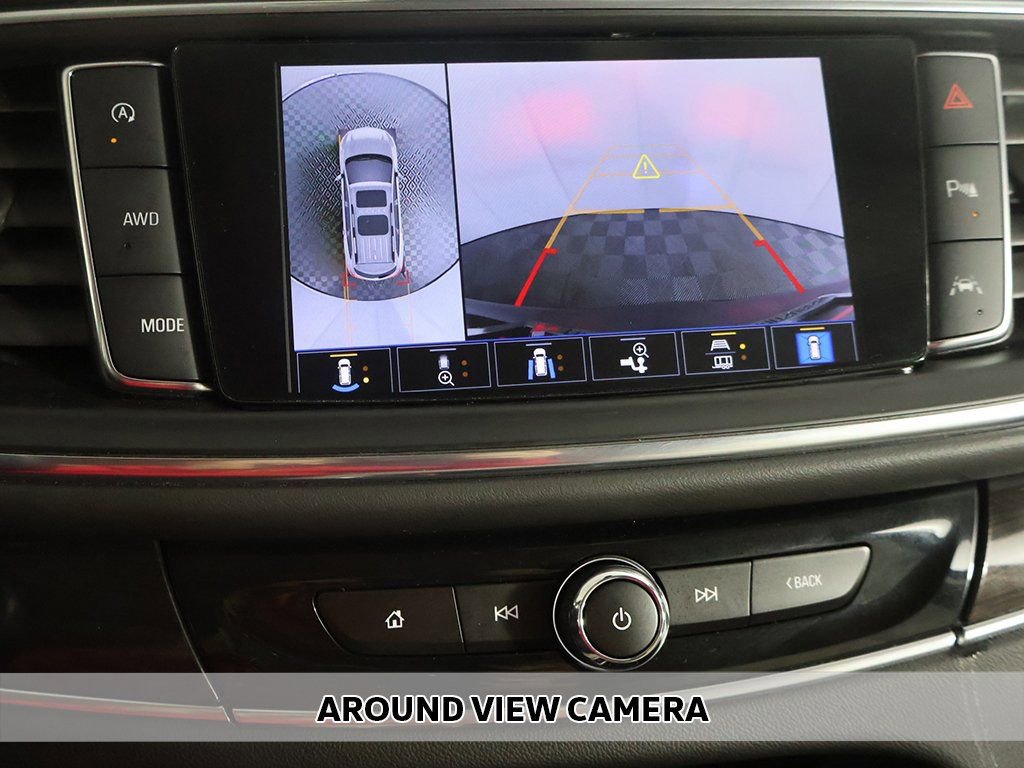 Used 2023 Buick Enclave Essence image 4