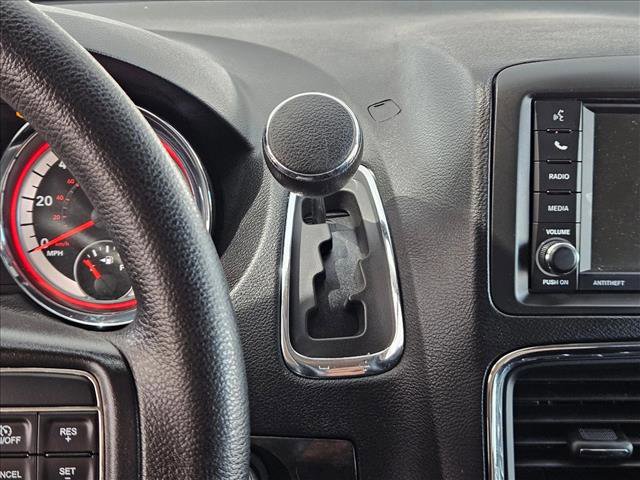 Used 2019 Dodge Grand Caravan SE w/ UConnect Hands-Free Group image 13