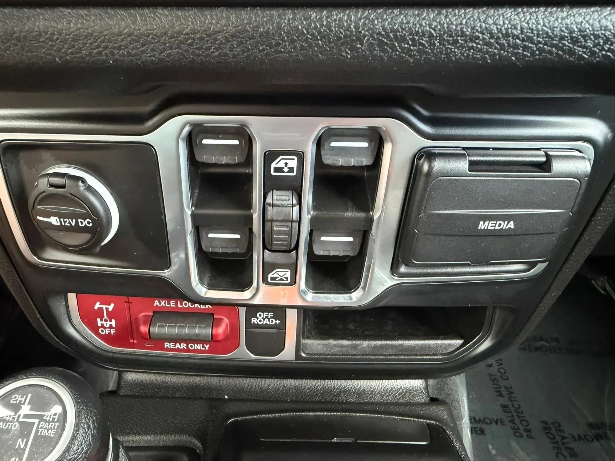 Used 2024 Jeep Wrangler Unlimited AWD/4WD image 28