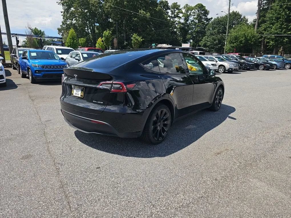 Used 2023 Tesla Model Y Long Range AWD/4WD image 8