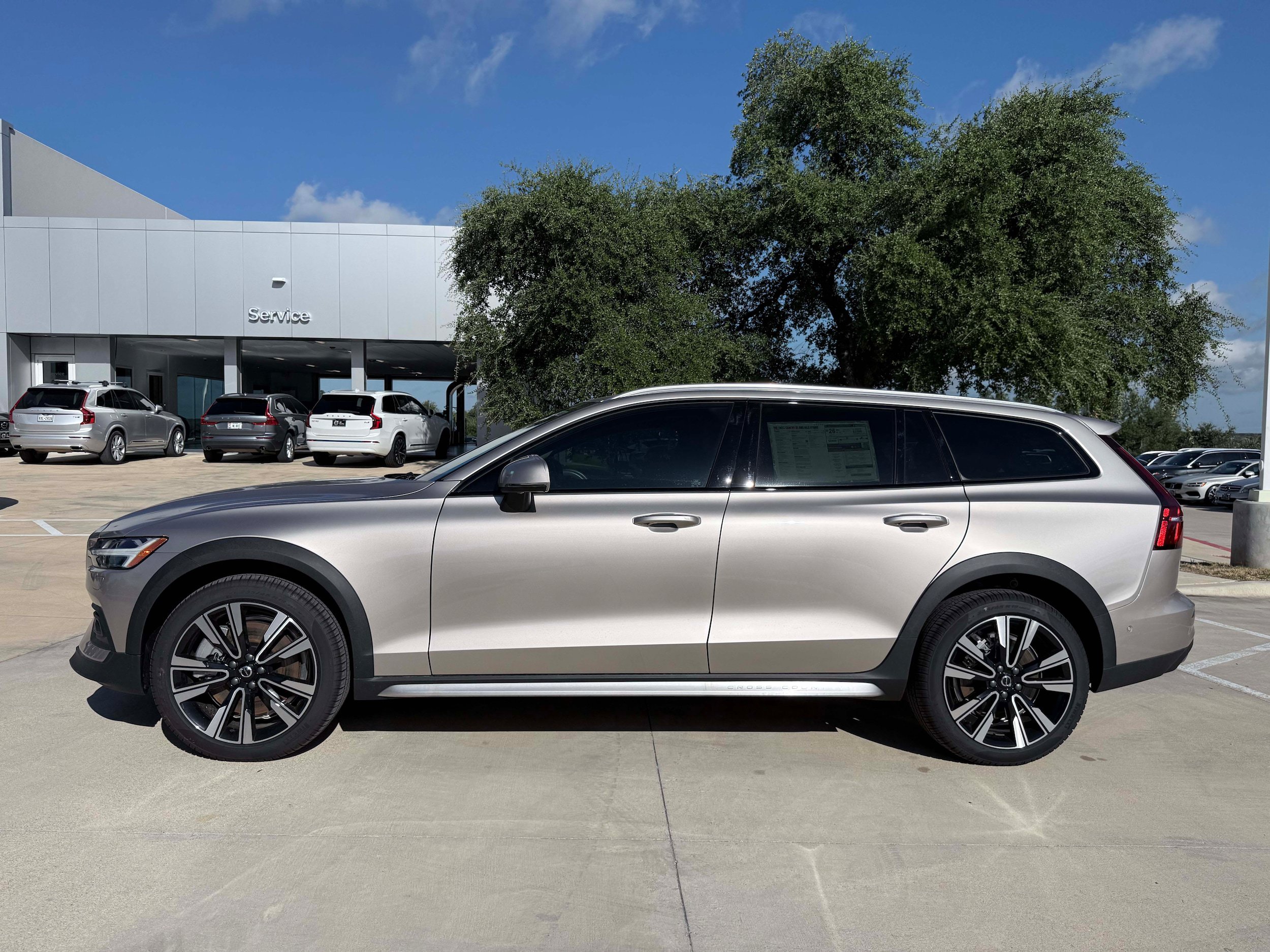 New 2026 Volvo V60 B5 Cross Country Ultra w/ Protection Package Premier AWD/4WD image 3