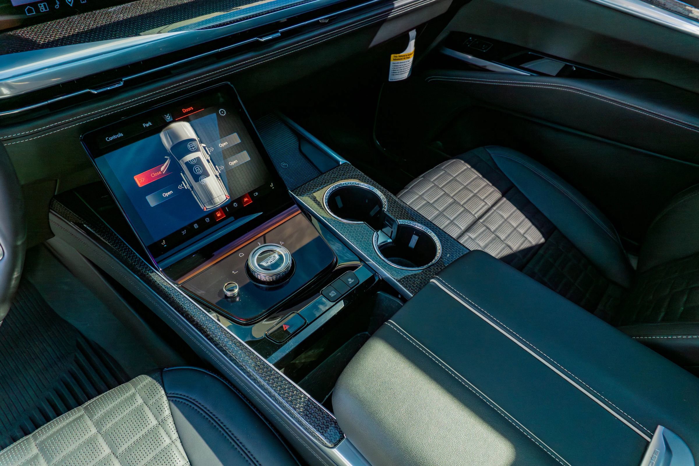 Used 2025 Cadillac Escalade V w/ LPO, ONYX Package AWD/4WD image 18