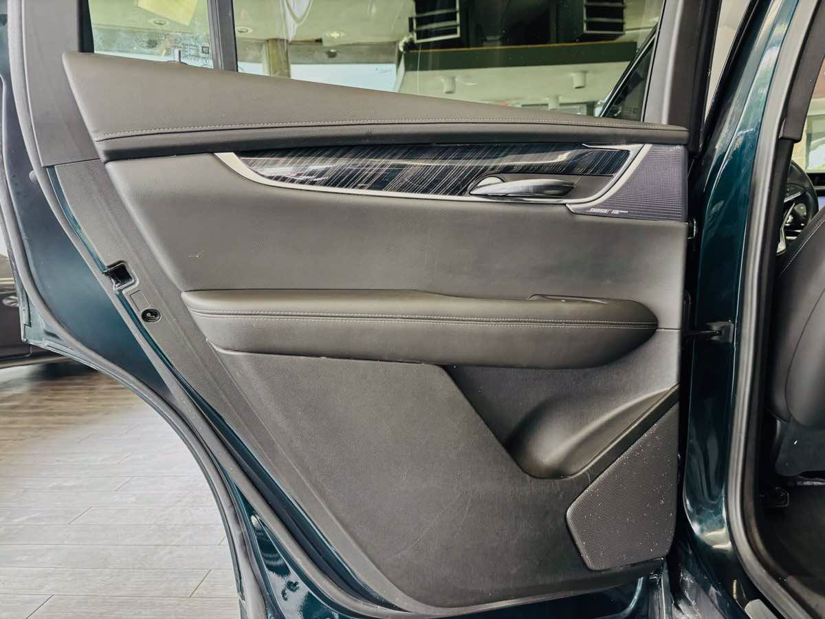 Used 2024 Cadillac XT6 Premium Luxury w/ Technology Package FWD image 39