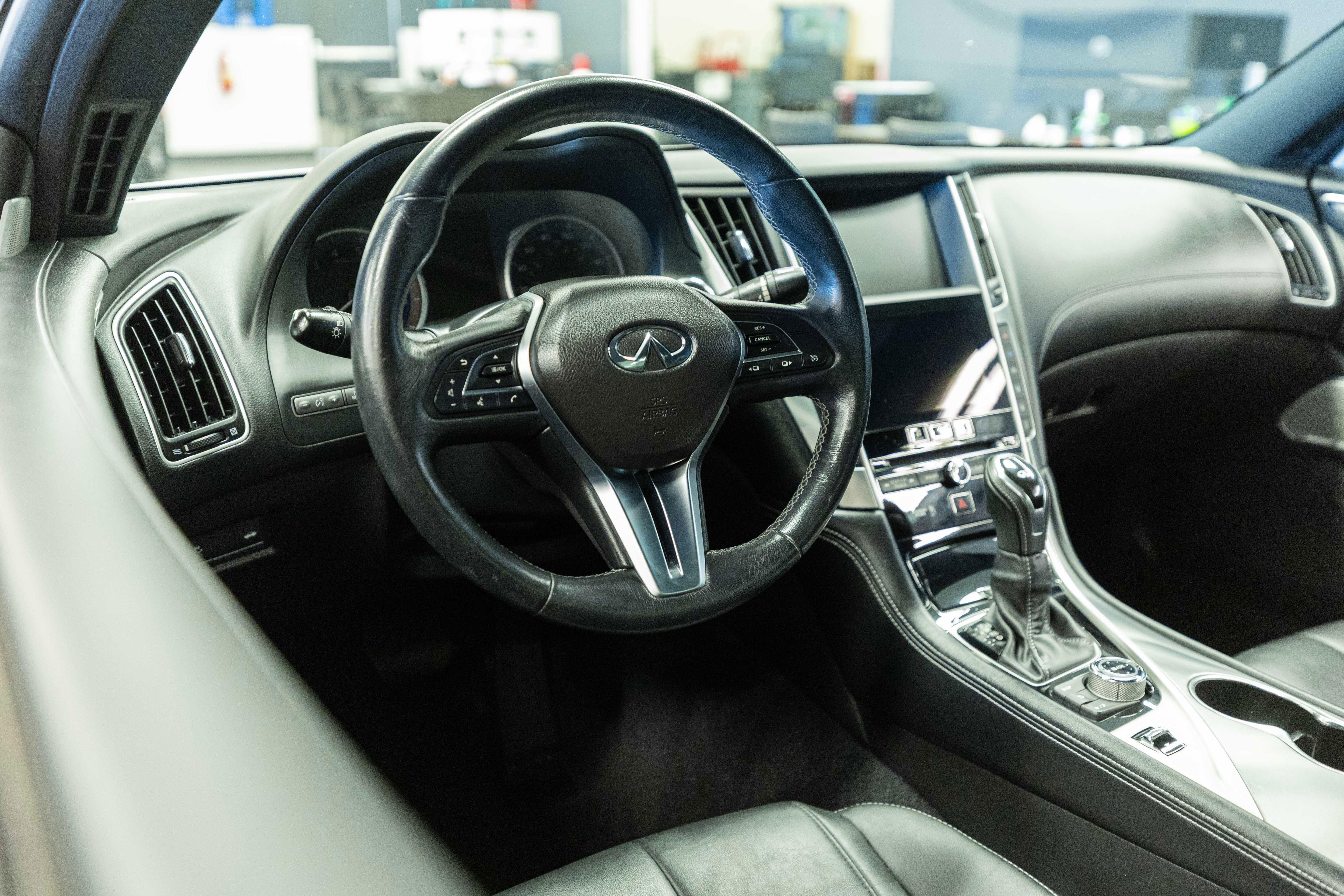 Used 2017 INFINITI Q60 3.0t RWD image 10