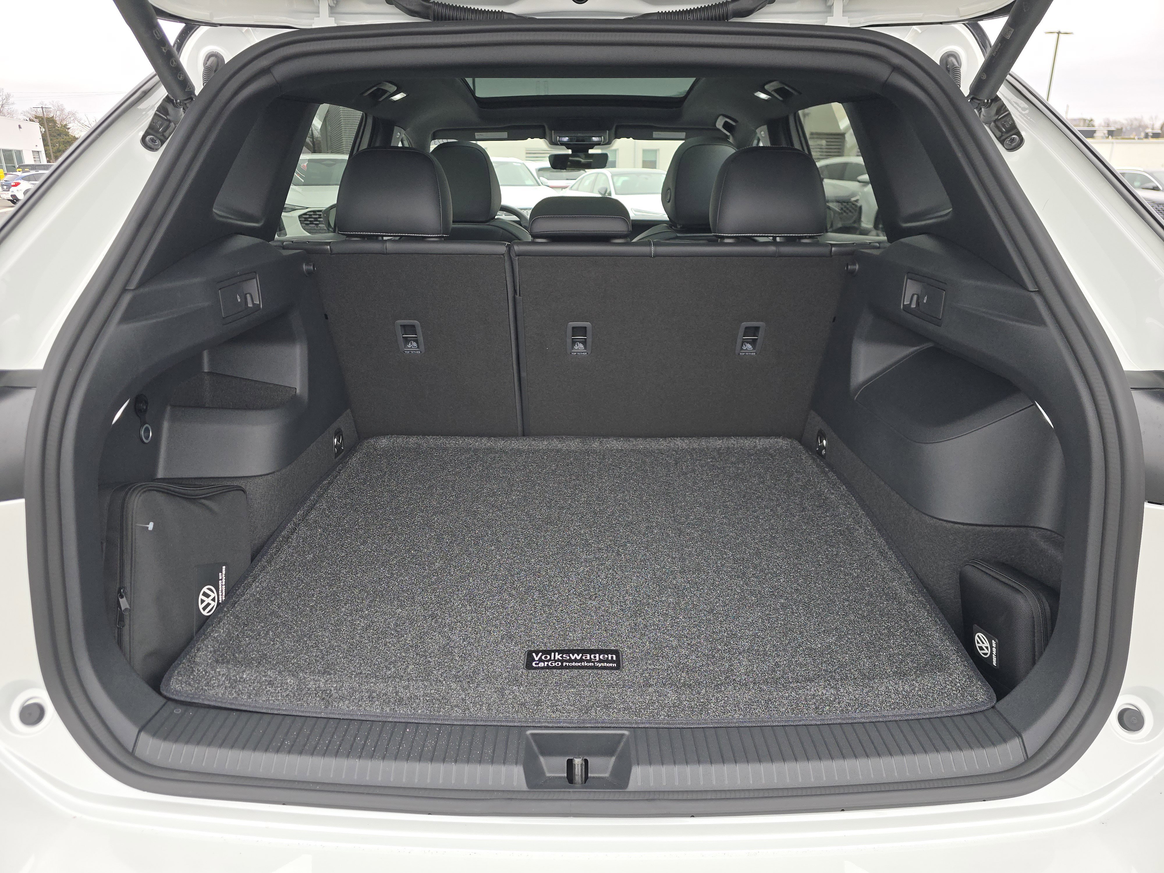 New 2026 Volkswagen Tiguan SE R-Line image 16