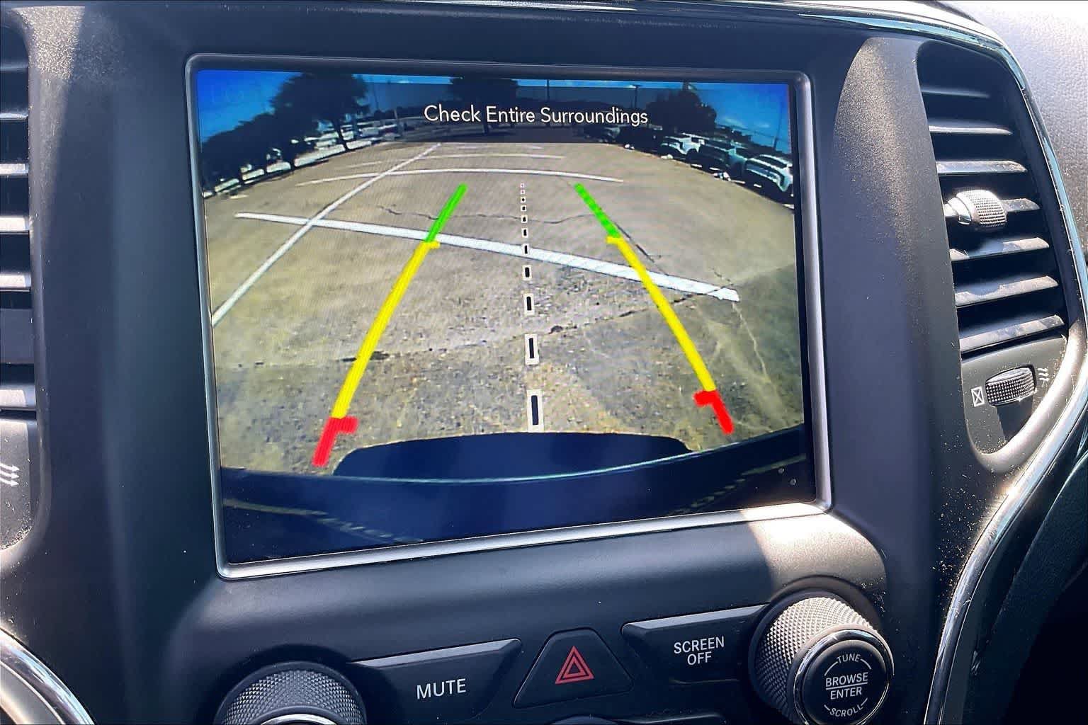 Used 2018 Jeep Grand Cherokee Overland RWD image 24
