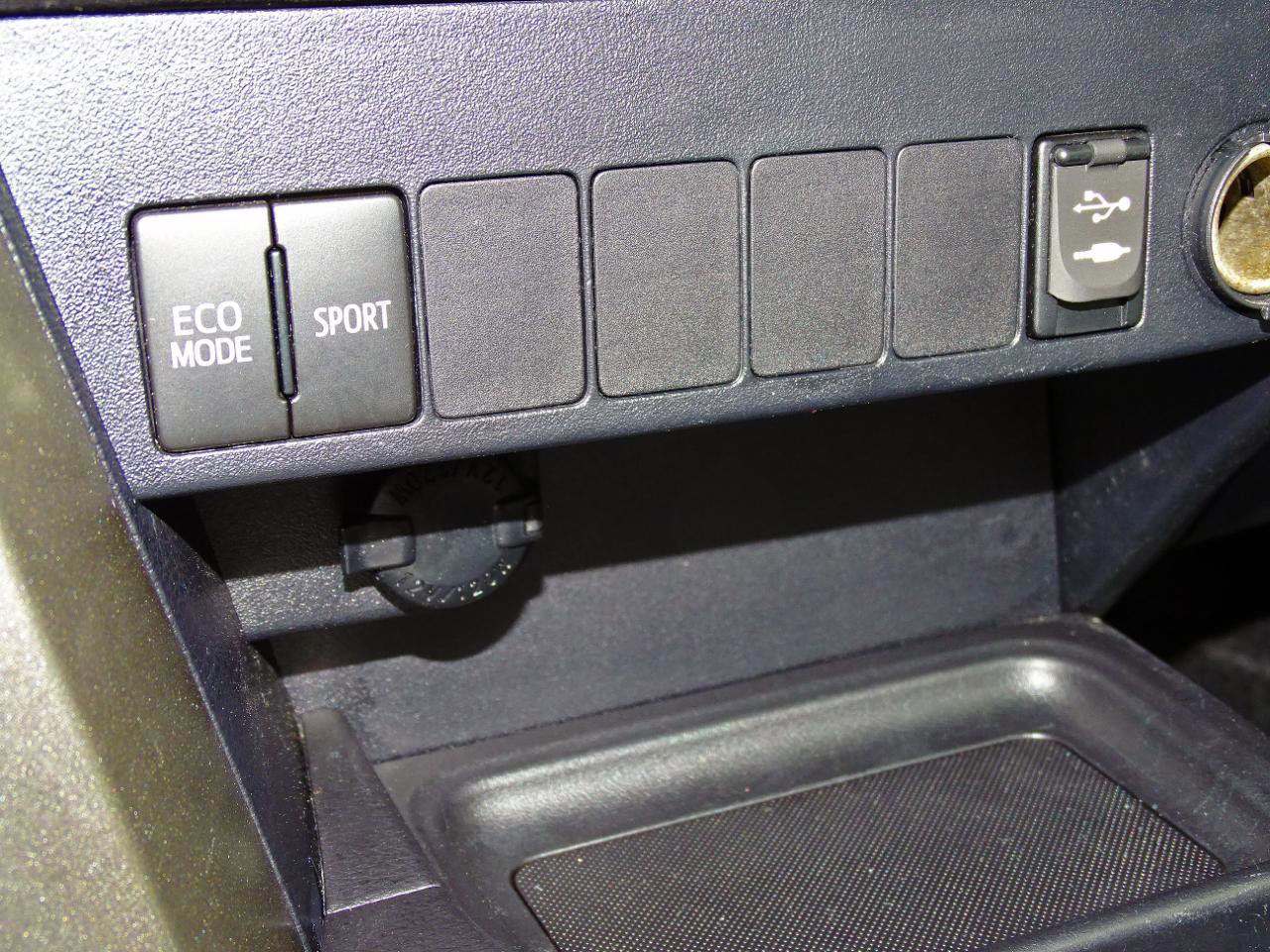 Used 2013 Toyota RAV4 LE image 20