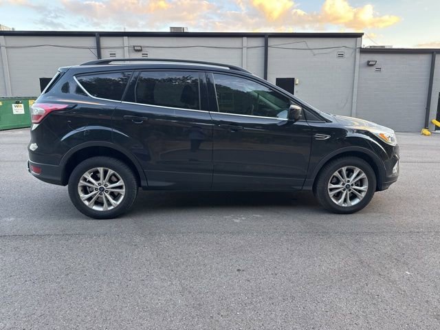 Used 2017 Ford Escape SE w/ Equipment Group 201A image 7