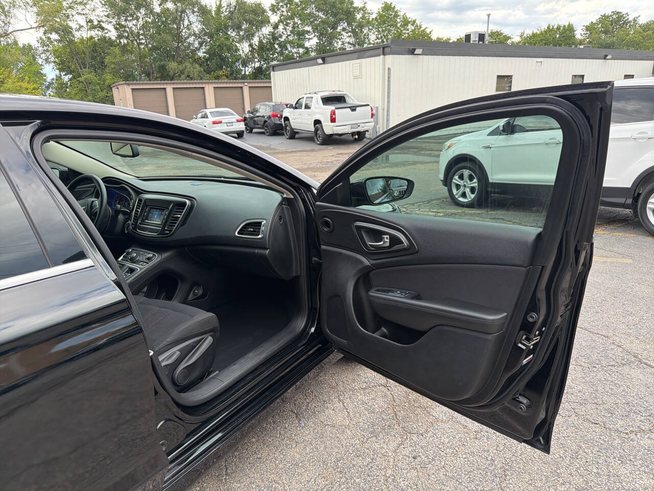 Used 2015 Chrysler 200 Limited w/ Convenience Group FWD image 30