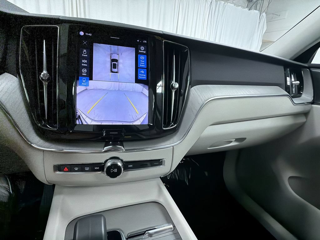 Used 2024 Volvo XC60 B5 Plus w/ Protection Package Premier AWD/4WD image 21