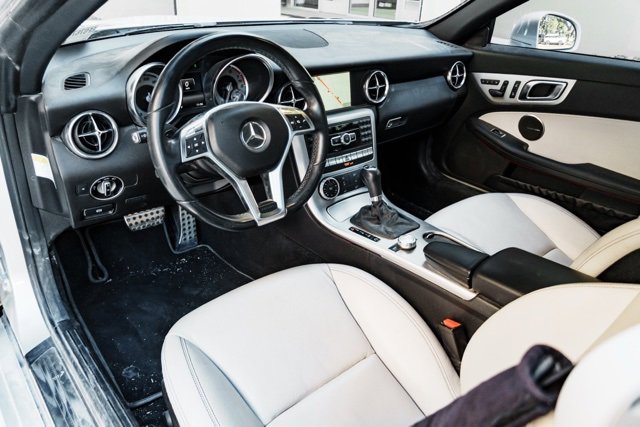 Used 2014 Mercedes-Benz SLK 350 image 8