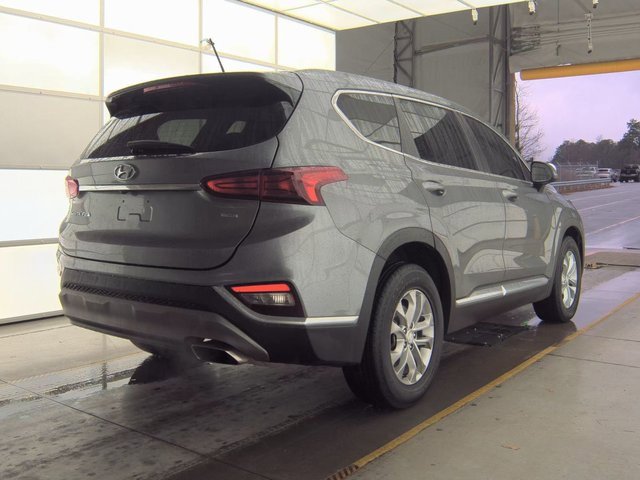 Used 2020 Hyundai Santa Fe SE image 2
