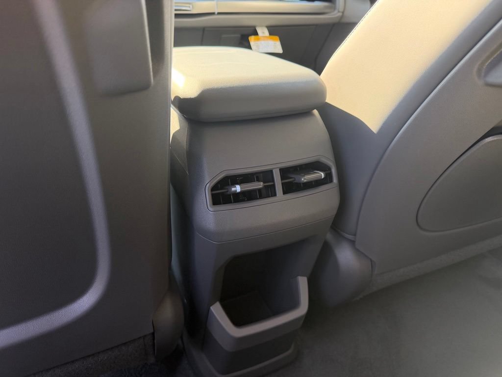 New 2027 Kia EV3 Wind FWD image 30