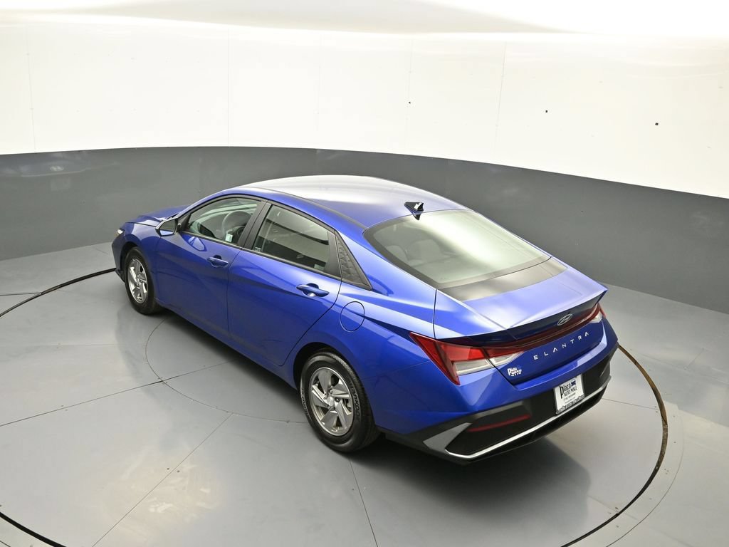 Certified 2025 Hyundai Elantra SE FWD image 39