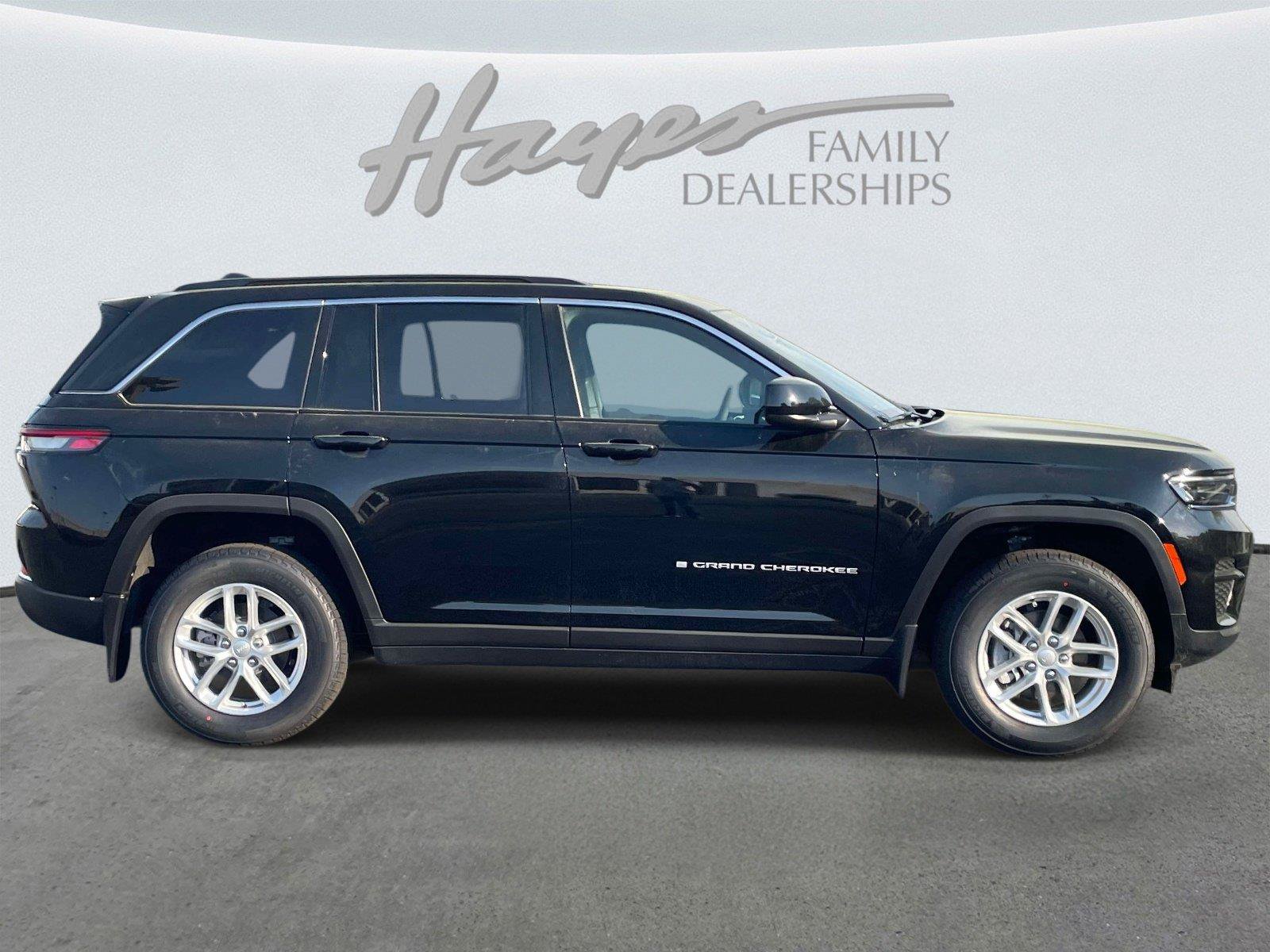New 2026 Jeep Grand Cherokee Laredo X RWD image 3