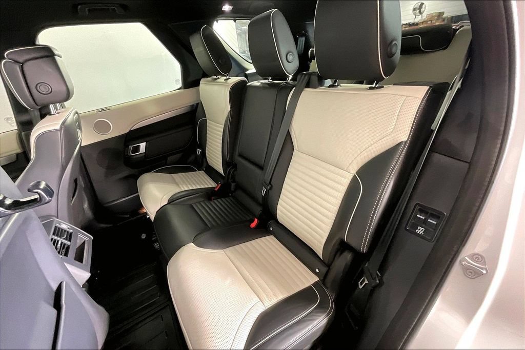 Used 2022 Land Rover Discovery S R-Dynamic AWD/4WD image 32