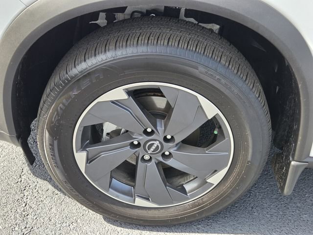 Used 2026 Nissan Rogue SV w/ Cold Weather Package FWD image 16