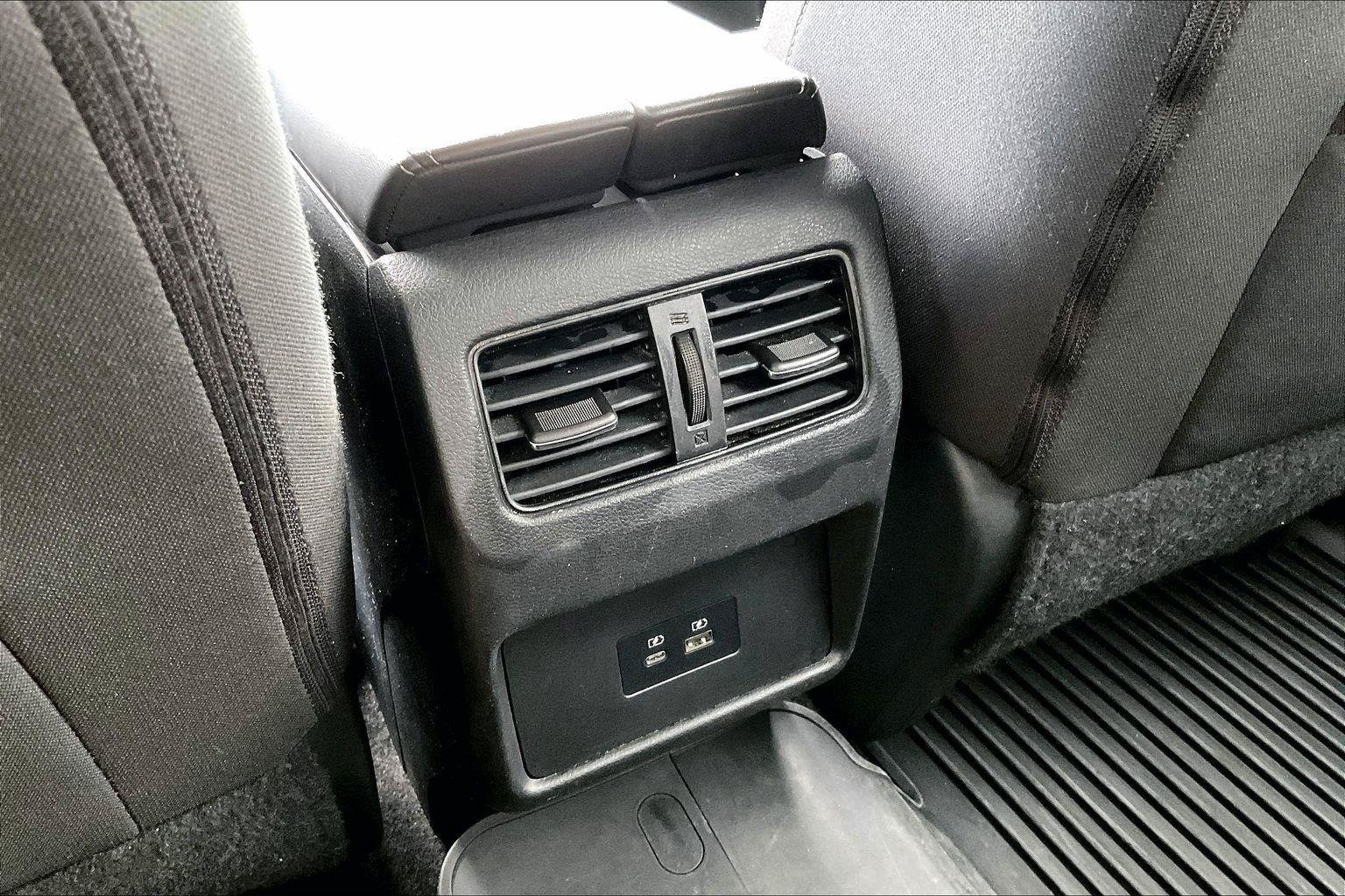 Certified 2021 Nissan Rogue SV FWD image 32