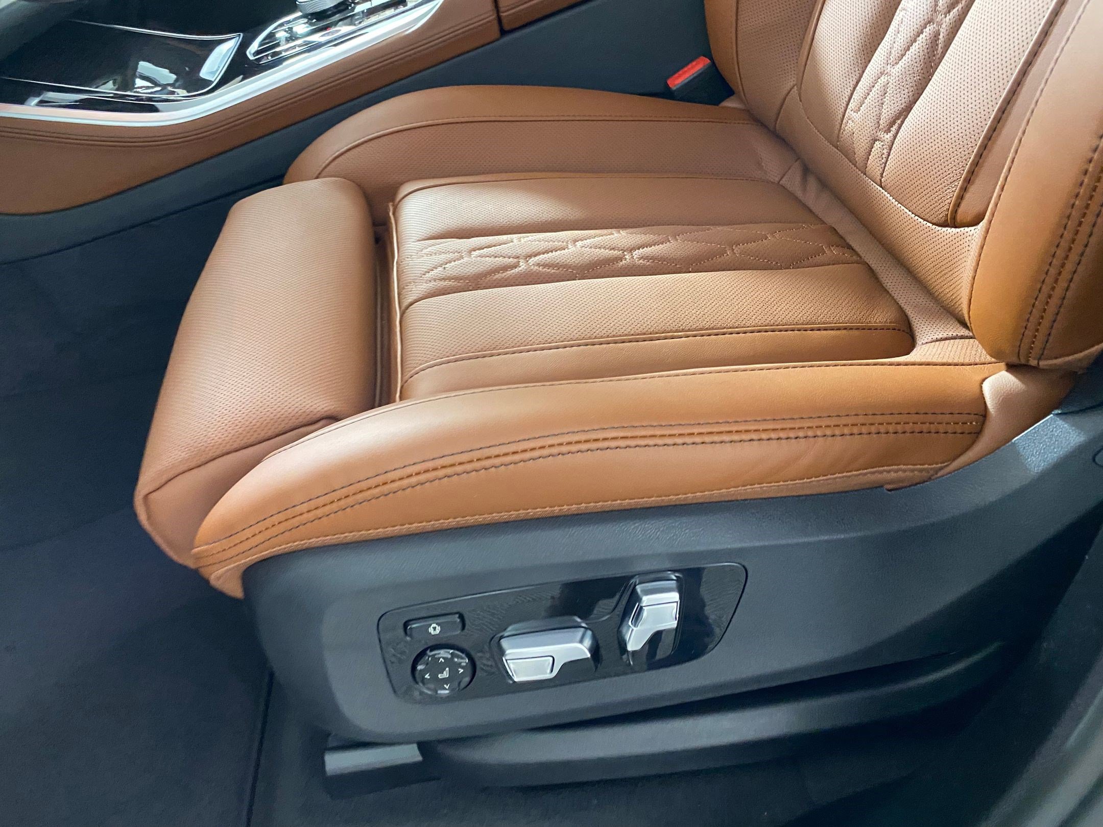 New 2026 BMW X5 M60i image 12