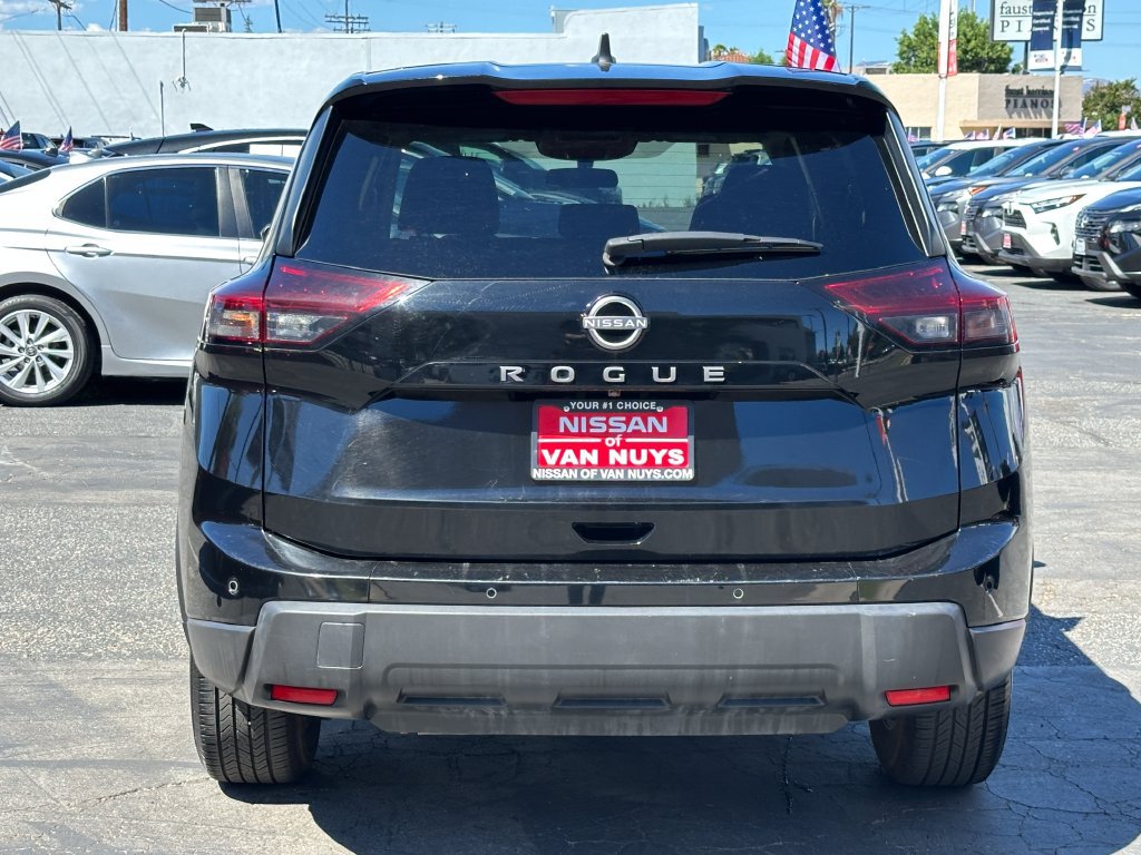 Used 2024 Nissan Rogue S FWD image 6