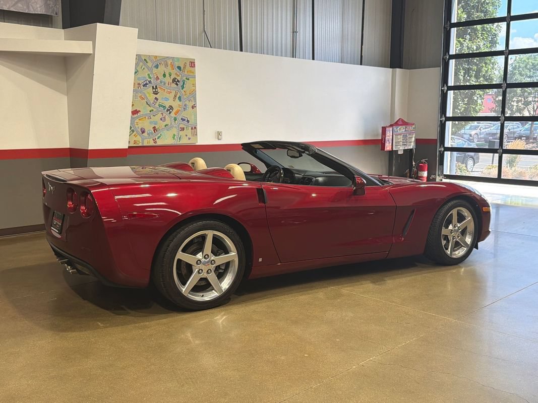Used 2006 Chevrolet Corvette Convertible w/ Preferred Equipment Group RWD image 52