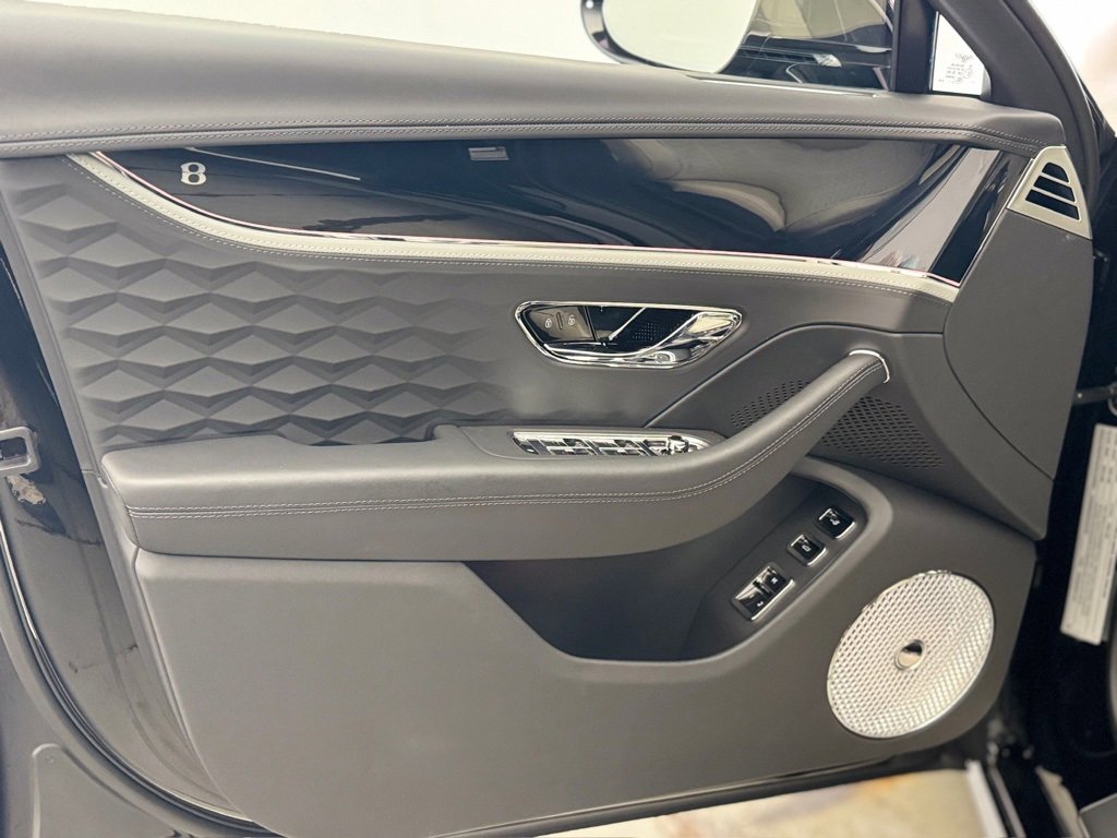 New 2025 Bentley Flying Spur Plug-In Hybrid image 32