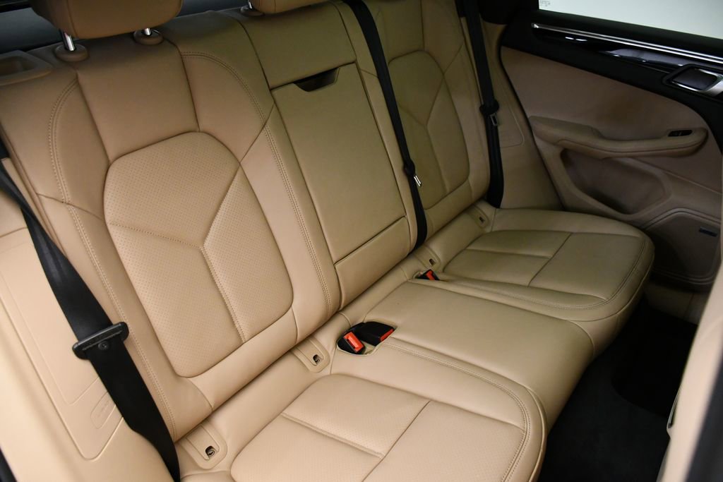Certified 2025 Porsche Macan image 54