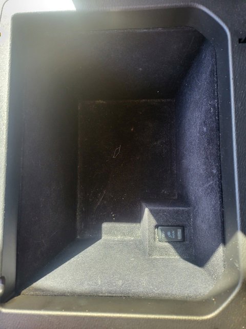 Used 2020 Nissan Armada Platinum w/ Captain's Chairs Package image 26