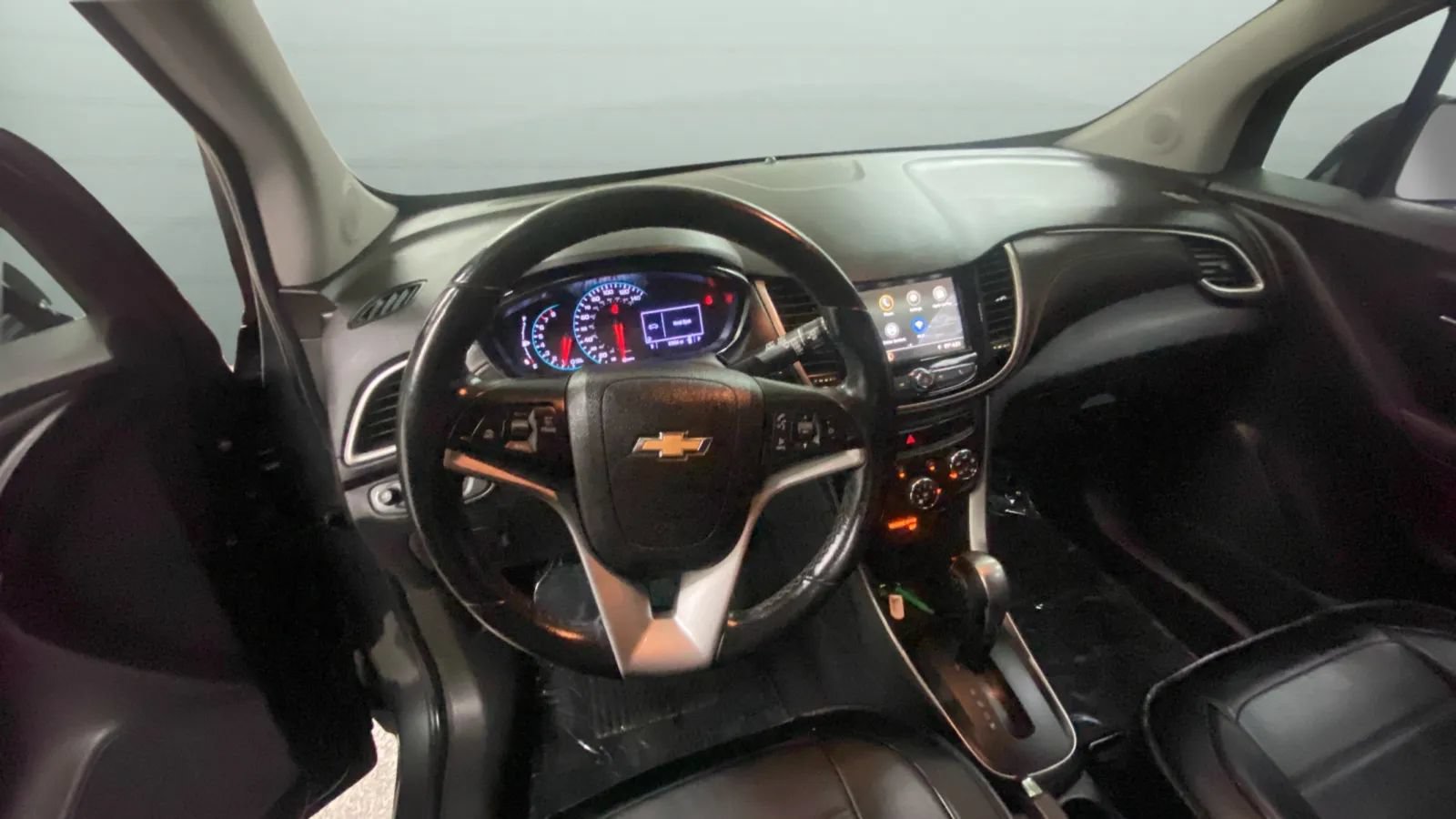 Used 2019 Chevrolet Trax LT w/ Driver Confidence Package FWD image 21
