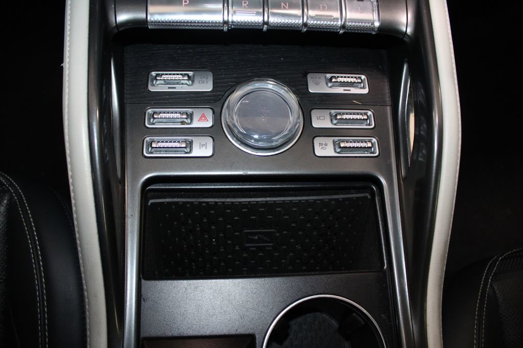 Used 2024 Lincoln Nautilus Reserve image 33