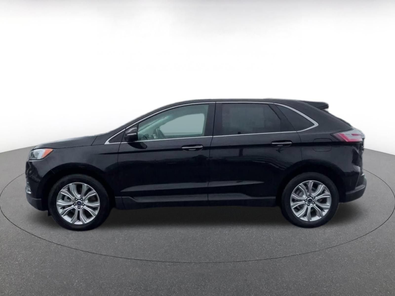 Used 2022 Ford Edge Titanium w/ Equipment Group 301A AWD/4WD image 8