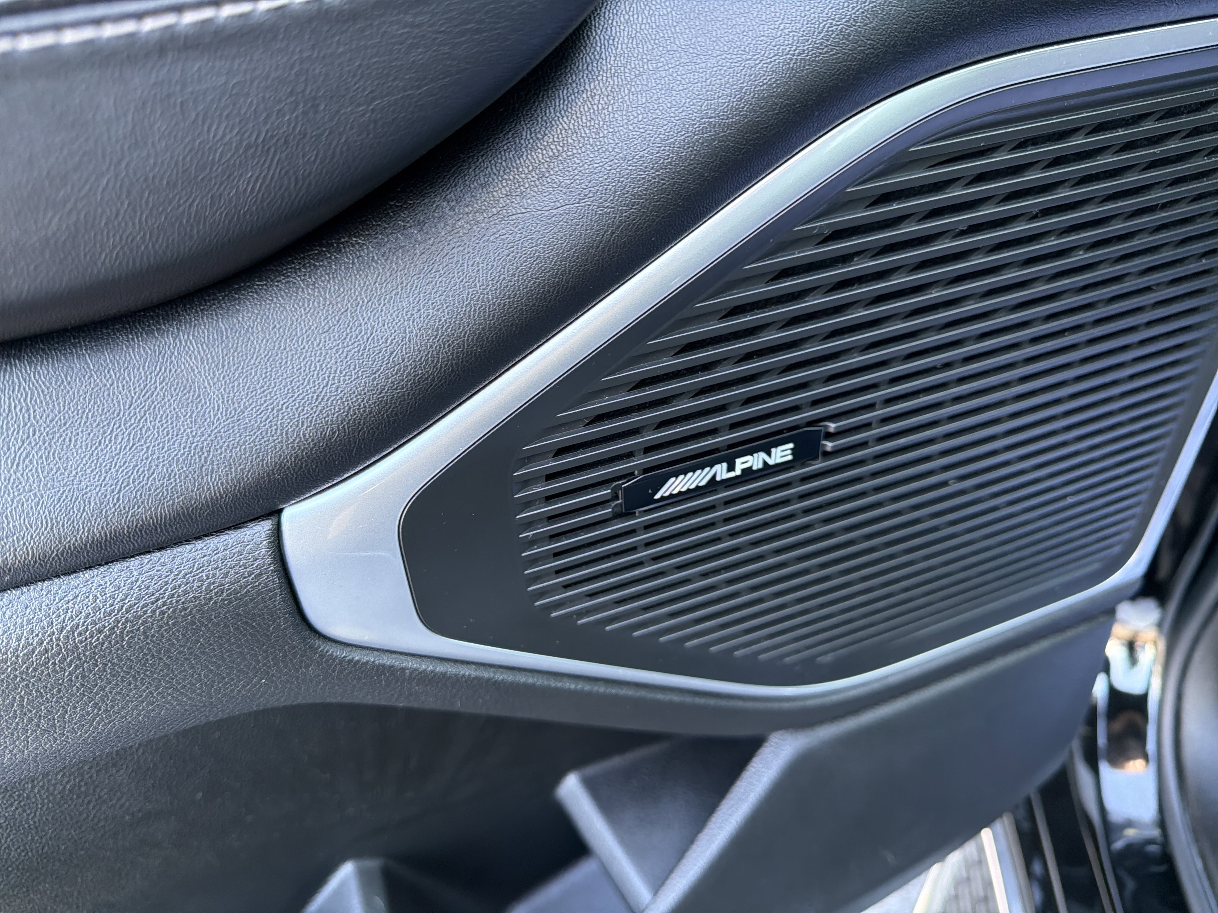 Used 2024 Jeep Wagoneer 4WD w/ Premium Group I image 33