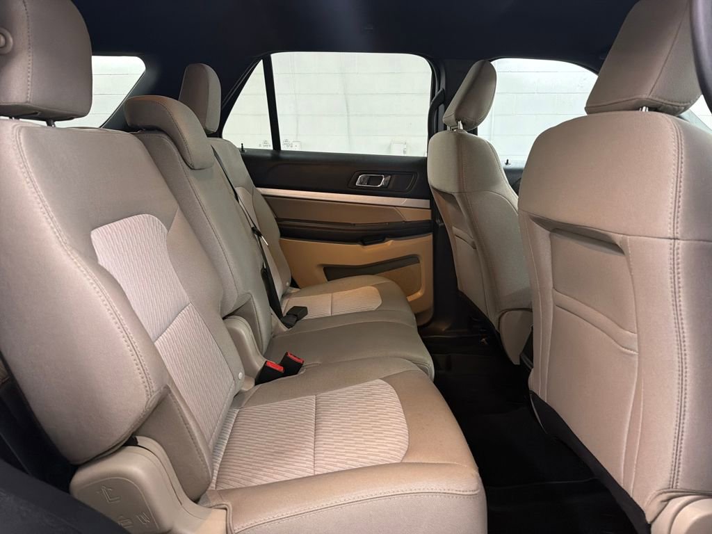 Certified 2019 Ford Explorer FWD image 29