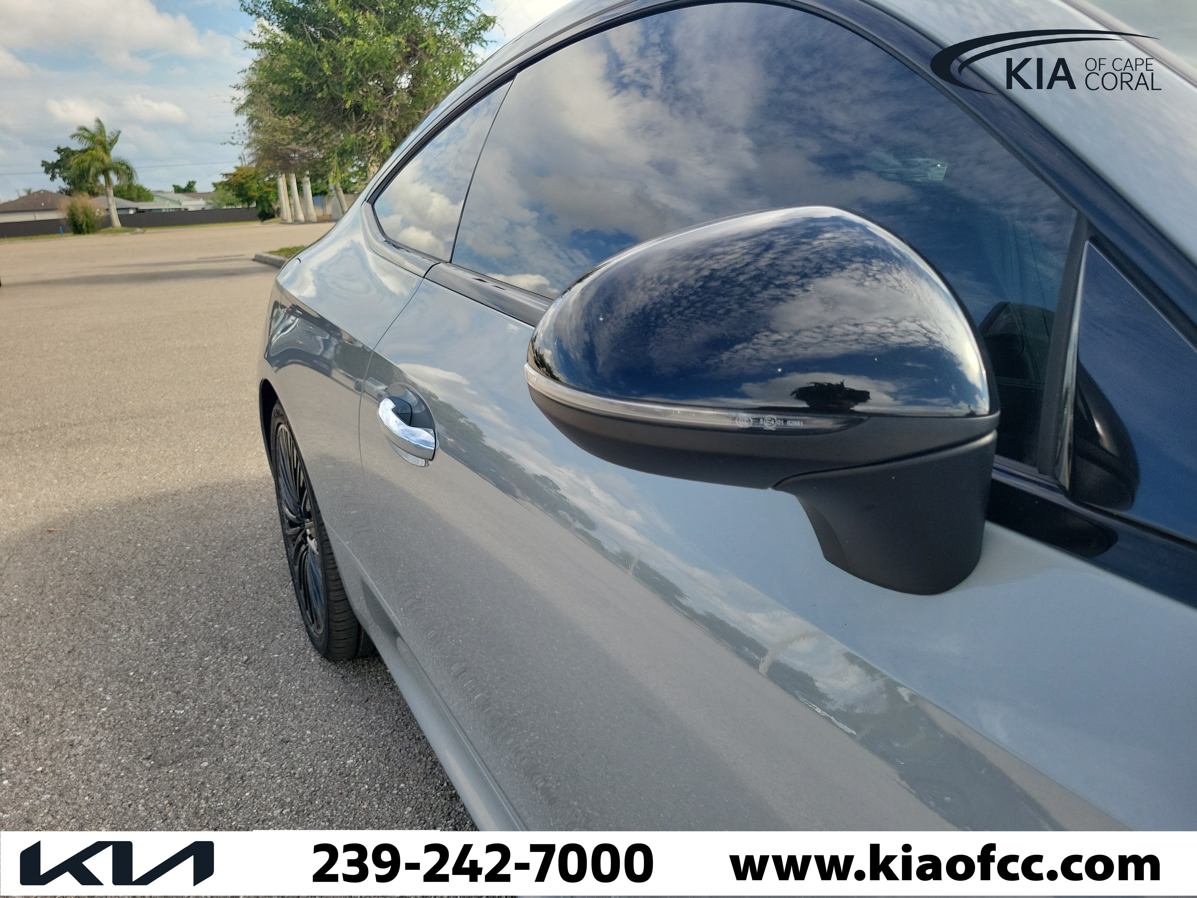 Used 2024 Mercedes-Benz CLE 300 4MATIC Coupe image 8