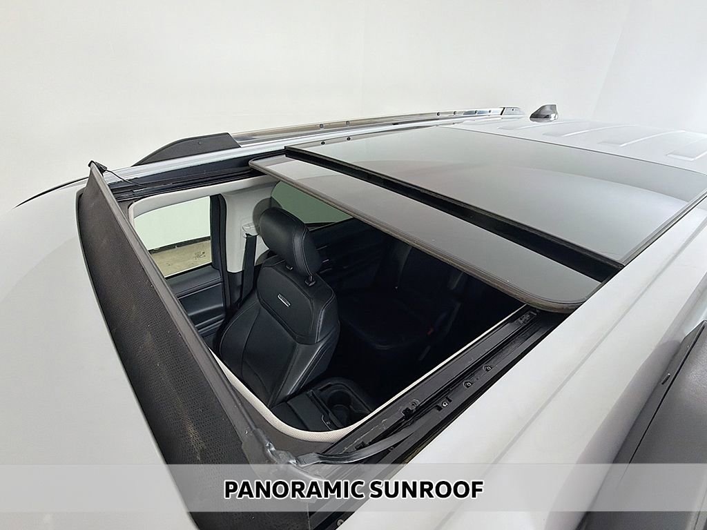Used 2025 Ford Expedition Platinum AWD/4WD image 4