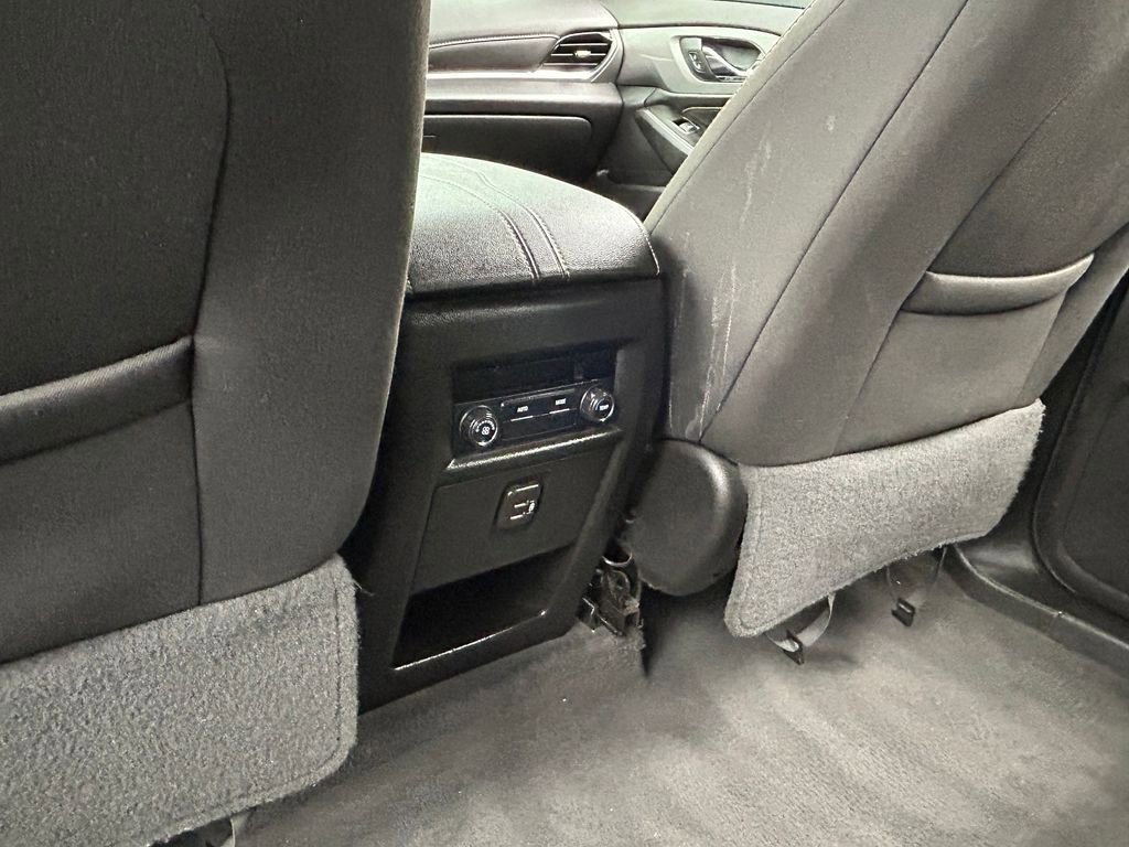 Used 2019 Chevrolet Traverse LT FWD image 35
