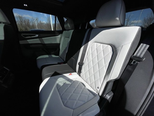 New 2025 Volkswagen Atlas Cross Sport SEL Premium R-Line image 25