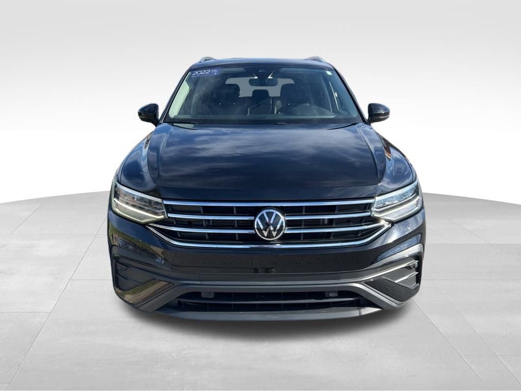 Used 2022 Volkswagen Tiguan SE image 3