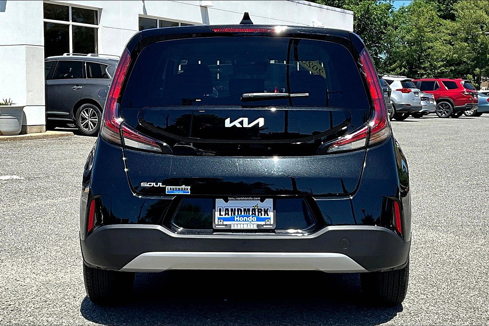 Used 2025 Kia Soul LX FWD image 4