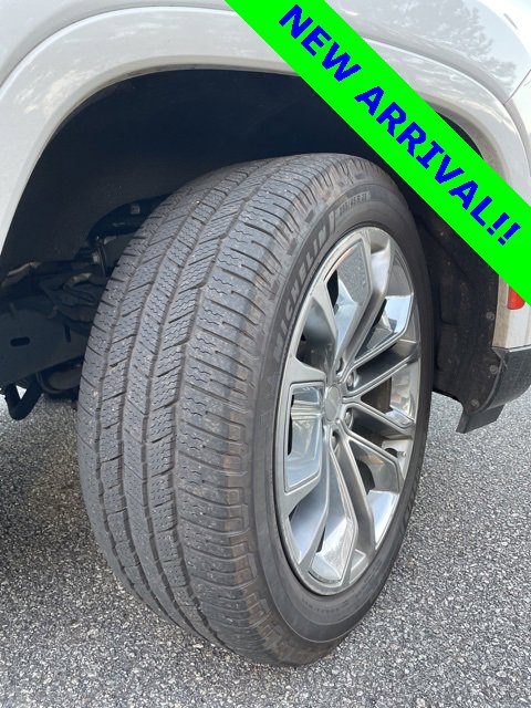 Used 2023 Jeep Grand Wagoneer L Series II w/ Premium Group II image 2