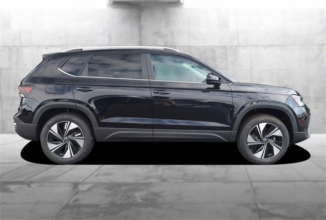 New 2025 Volkswagen Taos SE image 5